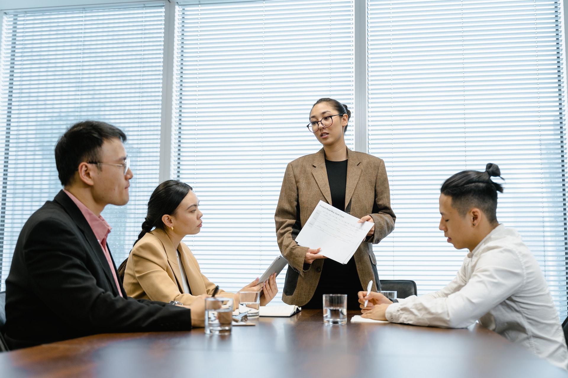 Leadership vs Management: What Managers Can Learn To Transform Themselves Into Leaders