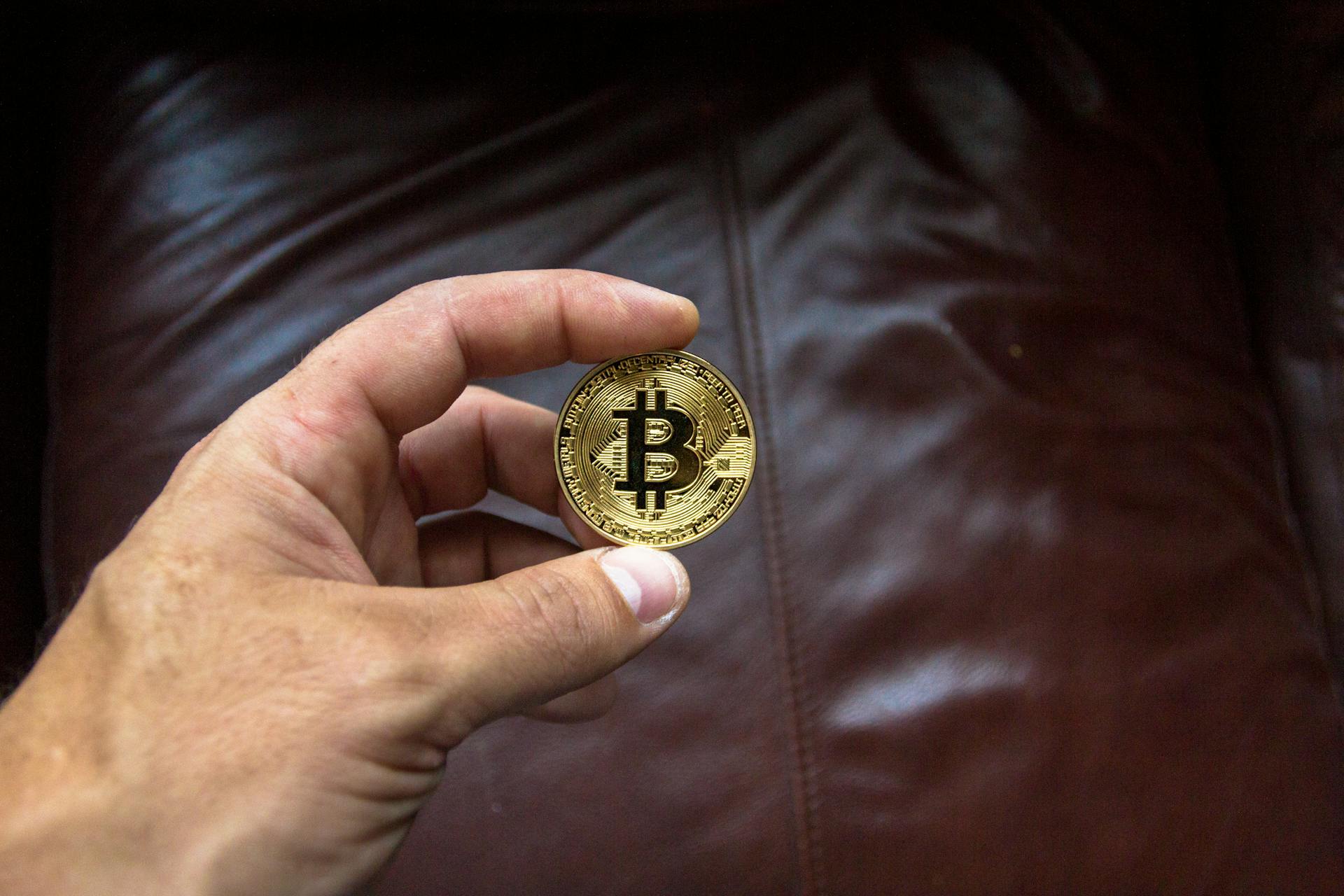 Simple Tips To Help A Loved One Understand Bitcoin